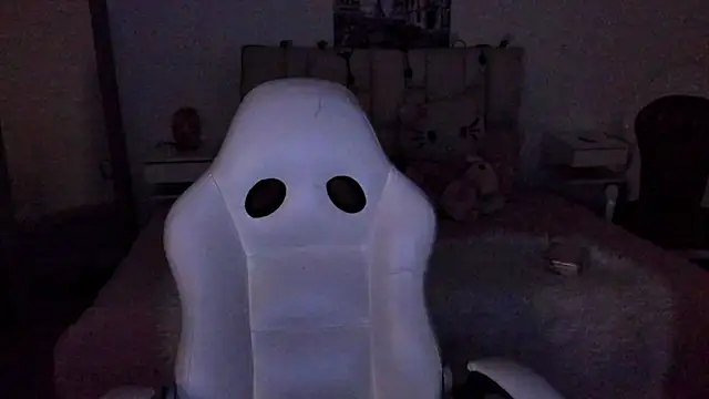 zoe turnner 18 online show from 11/21/25, 11:42