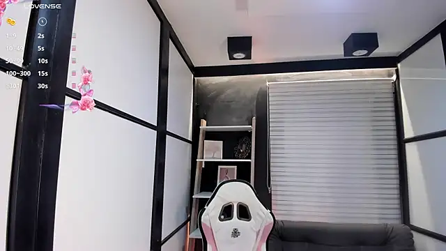 lilithTeen1  online show from 01/30/25, 07:39