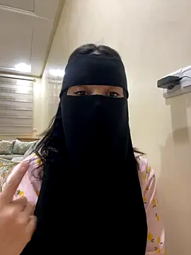 jijijoudia online show from 10/25/25, 11:43