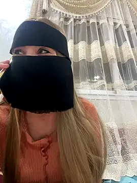 jijijoudia online show from 12/15/25, 12:48