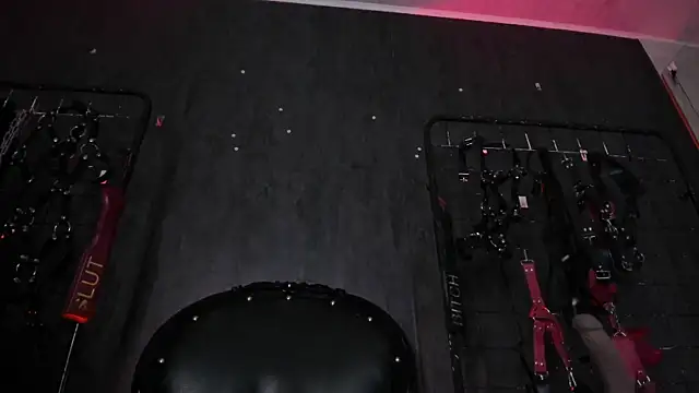 Carolina Arias online show from 12/22/25, 08:06