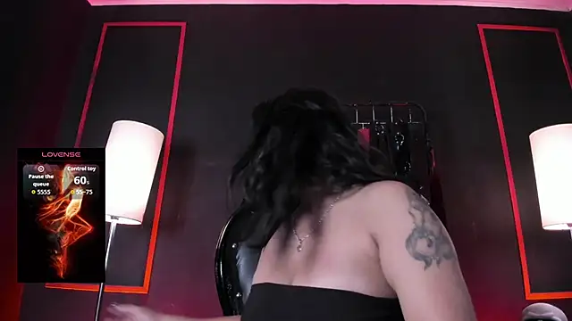 Carolina Arias online show from 04/04/26, 07:44