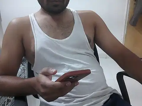 Snapshot of WildDick0007 chatting on 12/29/24, 03:00 WildDick0007 online show from 12/29/24, 03:00