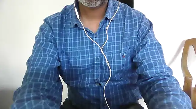 Snapshot of urbrownbunny chatting on 03/20/25, 11:05 urbrownbunny online show from 03/20/25, 11:05