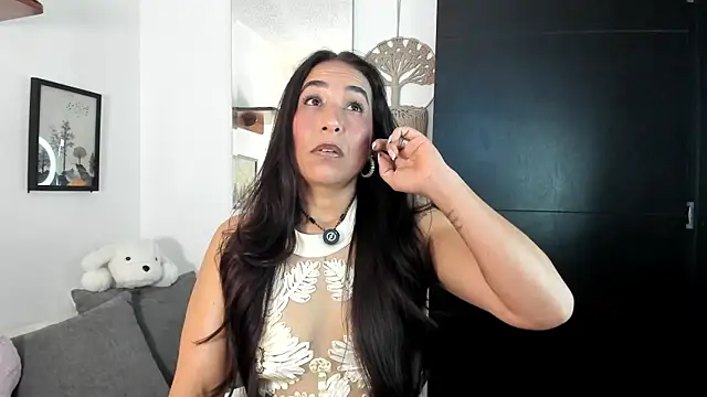 electra hunt online show from 06/27/26, 01:54
