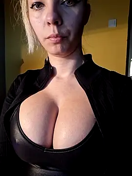 allinqueen online show from 03/22/26, 05:16