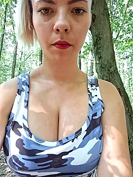 Snapshot of allinqueen chatting on 07/14/26, 01:17 allinqueen online show from 07/14/26, 01:17