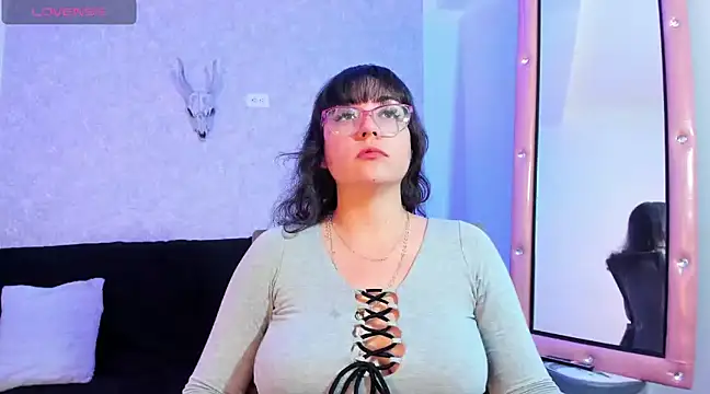 Snapshot of AliciaChelios chatting on 12/13/24, 12:53 AliciaChelios online show from 12/13/24, 12:53