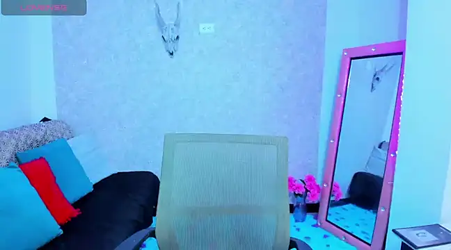 Snapshot of AliciaChelios chatting on 02/02/25, 09:34 AliciaChelios online show from 02/02/25, 09:34