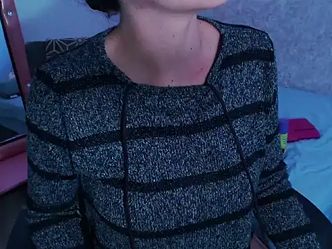AliciaChelios online show from 05/17/26, 07:21