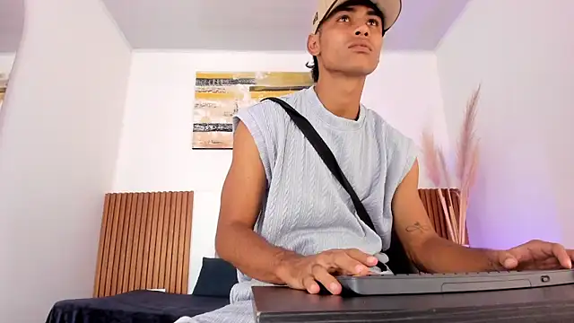 zander 2120 online show from 12/20/25, 12:56