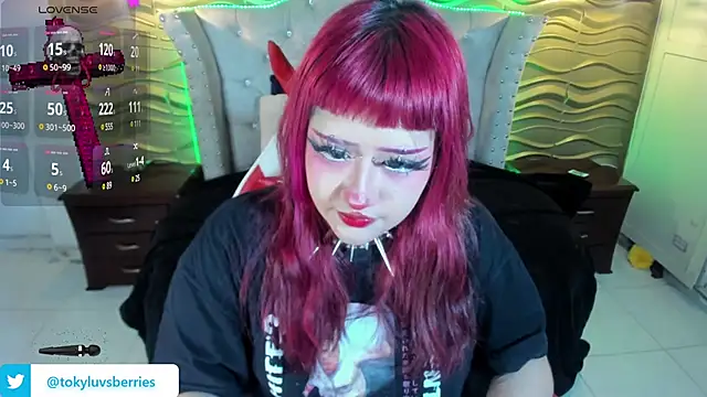 Snapshot of toky_doll chatting on 01/30/25, 12:39 toky doll online show from 01/30/25, 12:39