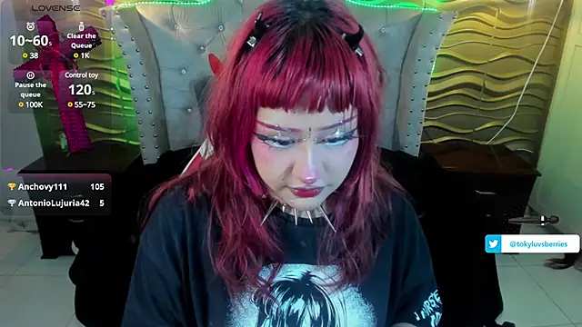 Snapshot of toky_doll chatting on 02/11/25, 11:12 toky doll online show from 02/11/25, 11:12