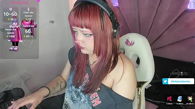 Snapshot of toky_doll chatting on 02/26/25, 07:38 toky doll online show from 02/26/25, 07:38