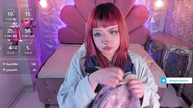 Snapshot of toky_doll chatting on 03/20/25, 12:08 toky doll online show from 03/20/25, 12:08