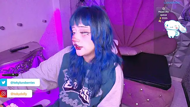 Snapshot of toky_doll chatting on 09/21/25, 10:11 toky doll online show from 09/21/25, 10:11