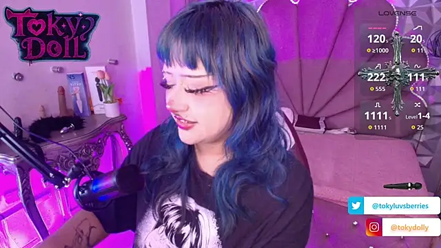 Snapshot of toky_doll chatting on 10/03/25, 08:39 toky doll online show from 10/03/25, 08:39