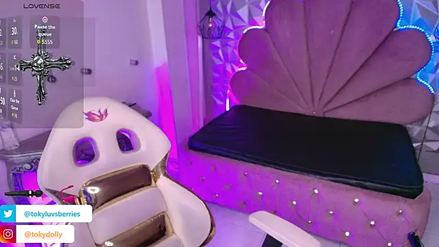 Snapshot of toky_doll chatting on 10/10/25, 09:25 toky doll online show from 10/10/25, 09:25