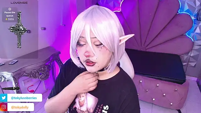 Snapshot of toky_doll chatting on 10/13/25, 04:07 toky doll online show from 10/13/25, 04:07