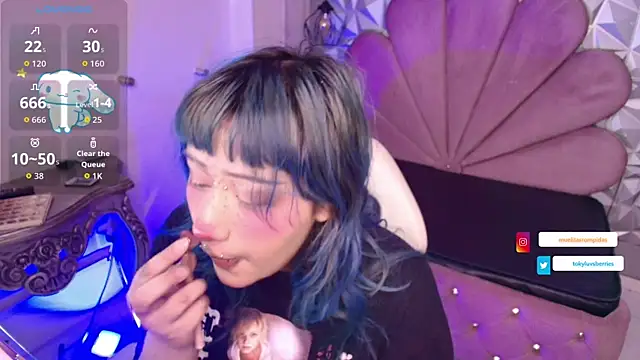 Snapshot of toky_doll chatting on 11/25/25, 05:24 toky doll online show from 11/25/25, 05:24