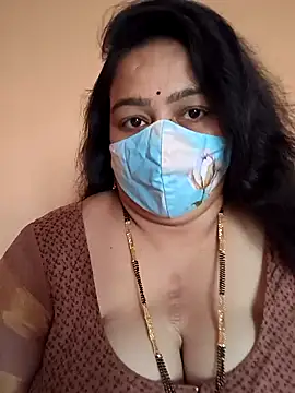 neelu-hoty online show from 02/05/25, 09:15