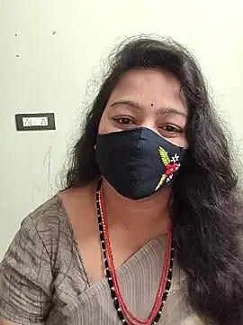 neelu-hoty online show from 10/10/25, 11:20