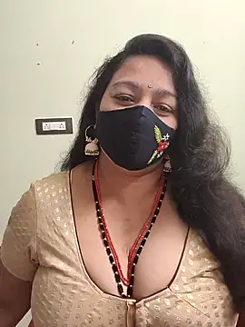 neelu-hoty online show from 10/12/25, 12:15