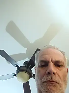 Snapshot of Hand69someguy chatting on 11/09/25, 03:16 Hand69someguy online show from 11/09/25, 03:16