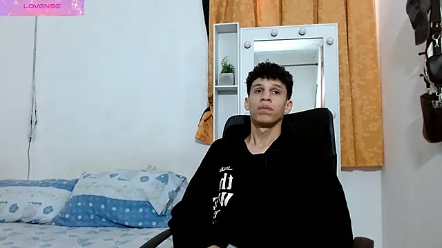 Snapshot of jeff_ross chatting on 12/02/24, 07:16 jeff ross online show from 12/02/24, 07:16