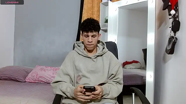 Snapshot of jeff_ross chatting on 01/03/25, 08:11 jeff ross online show from 01/03/25, 08:11