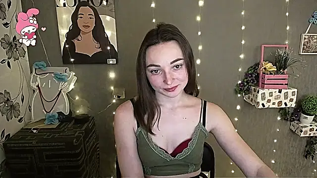 Snapshot of _Barbie_Kiss_ chatting on 02/05/25, 11:44 Barbie Kiss online show from 02/05/25, 11:44