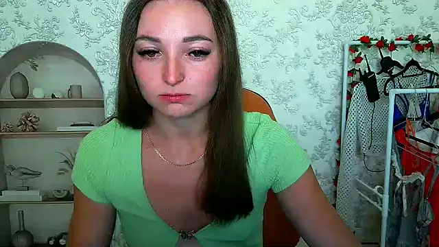 Snapshot of _Barbie_Kiss_ chatting on 09/12/25, 05:40 Barbie Kiss online show from 09/12/25, 05:40