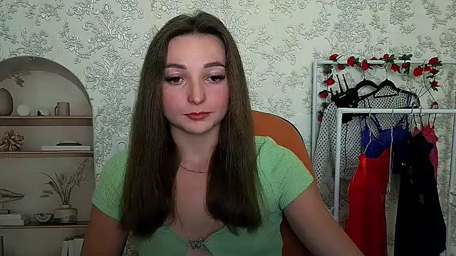 Snapshot of _Barbie_Kiss_ chatting on 10/02/25, 02:24 Barbie Kiss online show from 10/02/25, 02:24