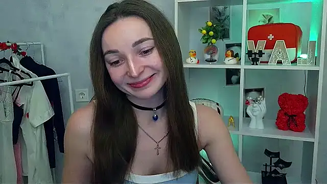  Barbie Kiss  online show from 02/08/26, 04:21