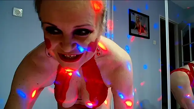 Snapshot of sexyjennyeu chatting on 02/14/25, 08:26 sexyjennyeu online show from 02/14/25, 08:26