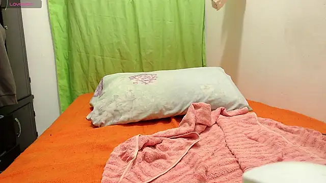 Snapshot of kimberley_123 chatting on 11/01/25, 03:03 kimberley 123 online show from 11/01/25, 03:03