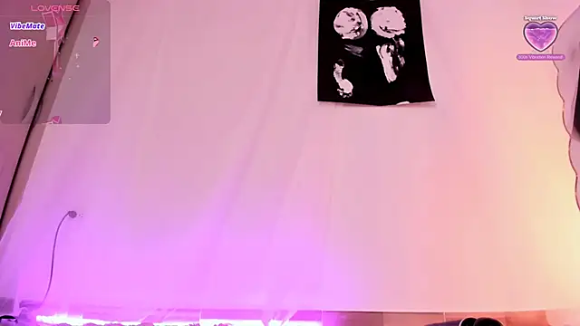 Snapshot of CoralineKam1 chatting on 01/12/25, 07:31 CoralineKam1 online show from 01/12/25, 07:31