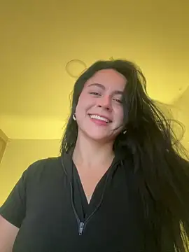 Snapshot of CoralineKam1 chatting on 02/22/25, 09:37 CoralineKam1 online show from 02/22/25, 09:37