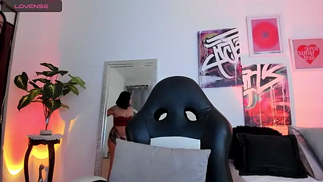 Snapshot of AnnieHuntters chatting on 01/25/25, 02:58 AnnieHuntters online show from 01/25/25, 02:58