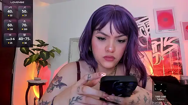 Snapshot of AnnieHuntters chatting on 02/11/25, 02:25 AnnieHuntters online show from 02/11/25, 02:25