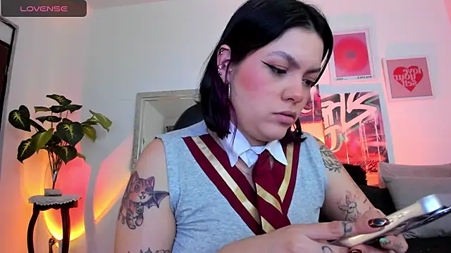 Snapshot of AnnieHuntters chatting on 03/08/25, 01:28 AnnieHuntters online show from 03/08/25, 01:28