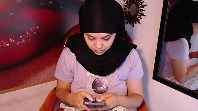 Snapshot of VenussTits97 chatting on 12/04/24, 10:51 VenussTits97 online show from 12/04/24, 10:51