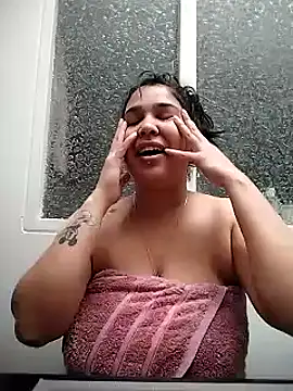 Snapshot of VenussTits97 chatting on 03/15/25, 04:43 VenussTits97 online show from 03/15/25, 04:43