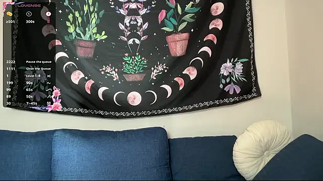 Aria Fields online show from 11/04/25, 05:23