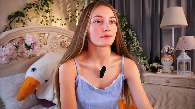 MonaEldon online show from 11/11/25, 04:12