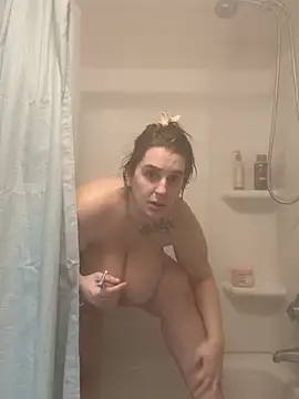 menaceswife online show from 02/20/25, 05:40