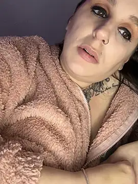 menaceswife online show from 03/01/25, 06:00