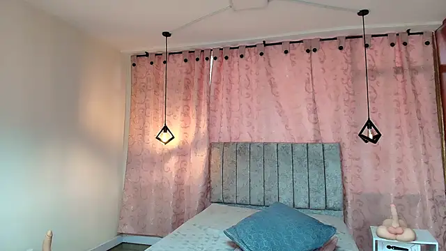 Snapshot of VioletaScott_ chatting on 01/11/25, 03:42 VioletaScott online show from 01/11/25, 03:42