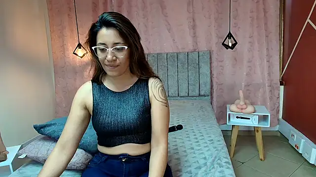 Snapshot of VioletaScott_ chatting on 01/11/25, 06:44 VioletaScott online show from 01/11/25, 06:44