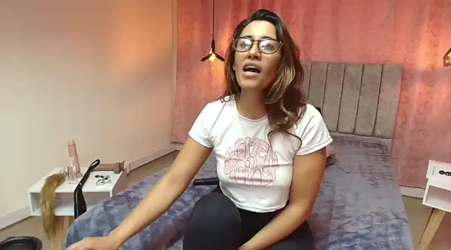 Snapshot of VioletaScott_ chatting on 02/18/25, 04:59 VioletaScott online show from 02/18/25, 04:59